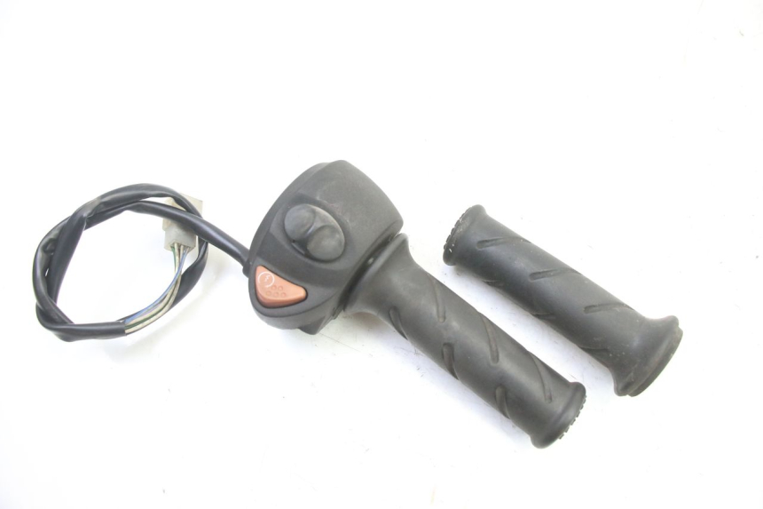 photo de RIGHT SWITCH PEUGEOT SATELIS 250 (2006 - 2012)