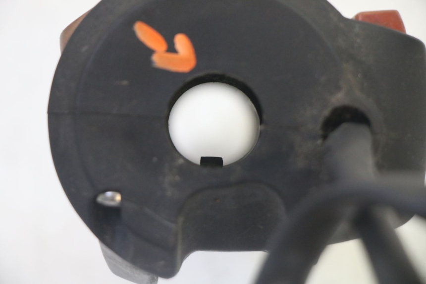 photo de RIGHT SWITCH PEUGEOT SATELIS 125 (2013 - 2018)