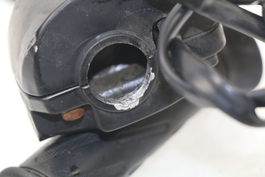 photo de RIGHT HANDLEBAR SWITCH PEUGEOT SPEEDFIGHT 3 AIR 50 (2009 - 2015)