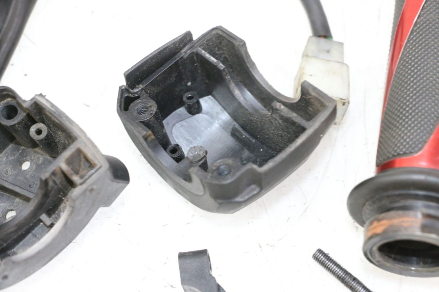 photo de RIGHT SWITCH APRILIA SR R 2T LC 50 (2018 - 2021)