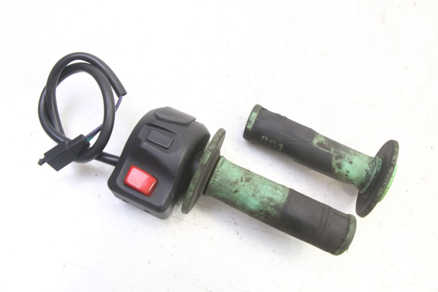 photo de RIGHT SWITCH PEUGEOT STREETZONE I 2T 50 (2018 - 2020)