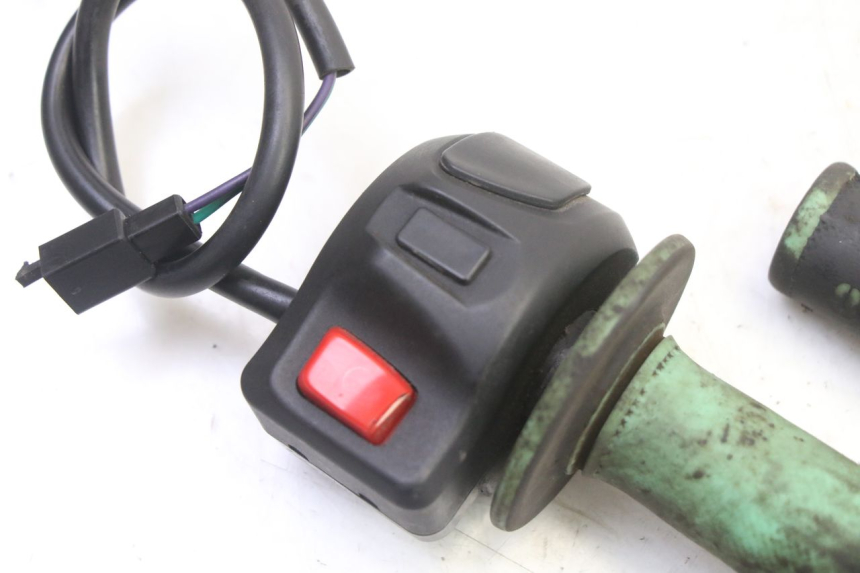 photo de RIGHT SWITCH PEUGEOT STREETZONE I 2T 50 (2018 - 2020)