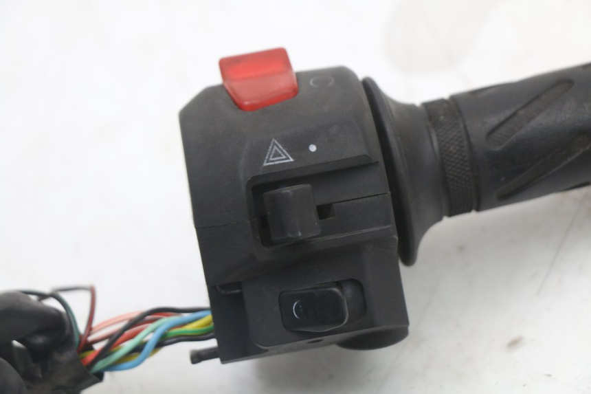 photo de RIGHT SWITCH SUZUKI BURGMAN 125 (2018 - 2021)