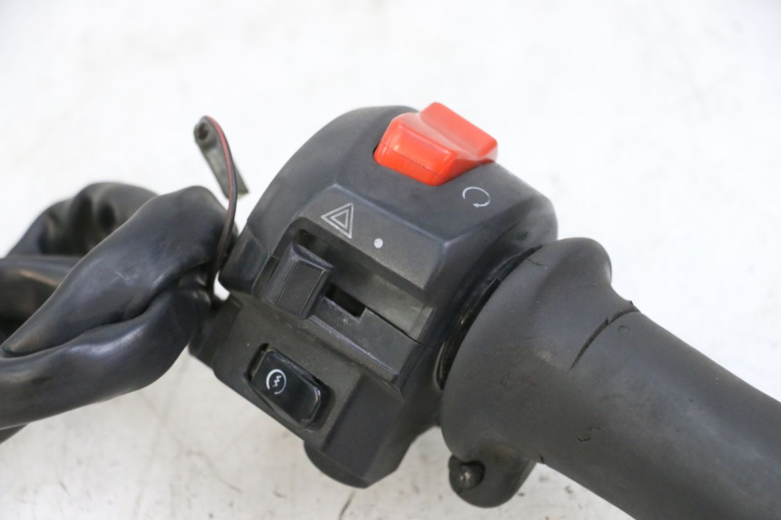 photo de RIGHT SWITCH SUZUKI BURGMAN 125 (2015 - 2017)
