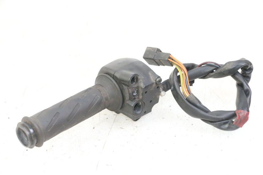 photo de RIGHT HANDLEBAR SWITCH SUZUKI BURGMAN 125 (2007 - 2014)