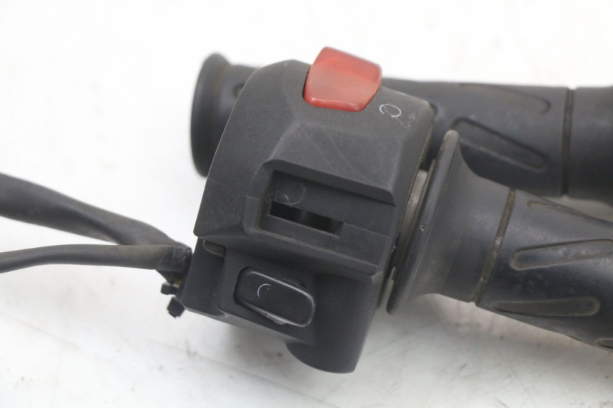 photo de RIGHT SWITCH SUZUKI GS F 500 (2004 - 2007)