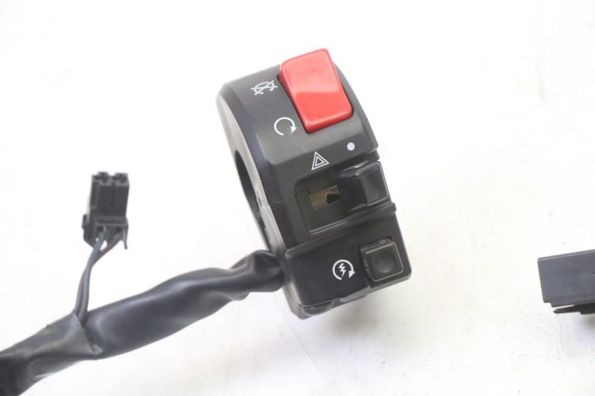 photo de RIGHT SWITCH SUZUKI SV S 650 (2003 - 2009)