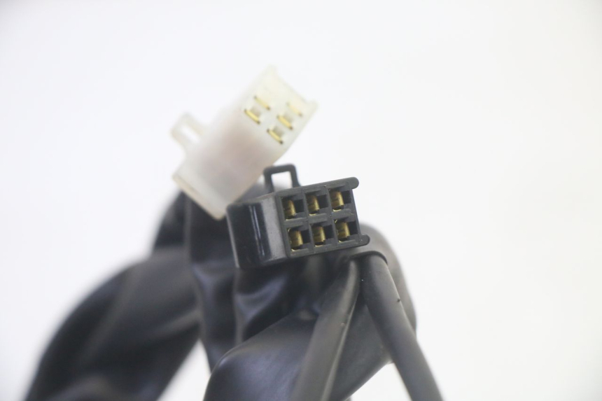 photo de RIGHT SWITCH YAMAHA TRICITY 300 (2020 - 2024) - Surface and material condition