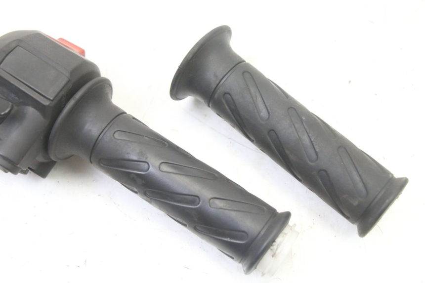 photo de RIGHT SWITCH SUZUKI UH BURGMAN 125 (2002 - 2006)
