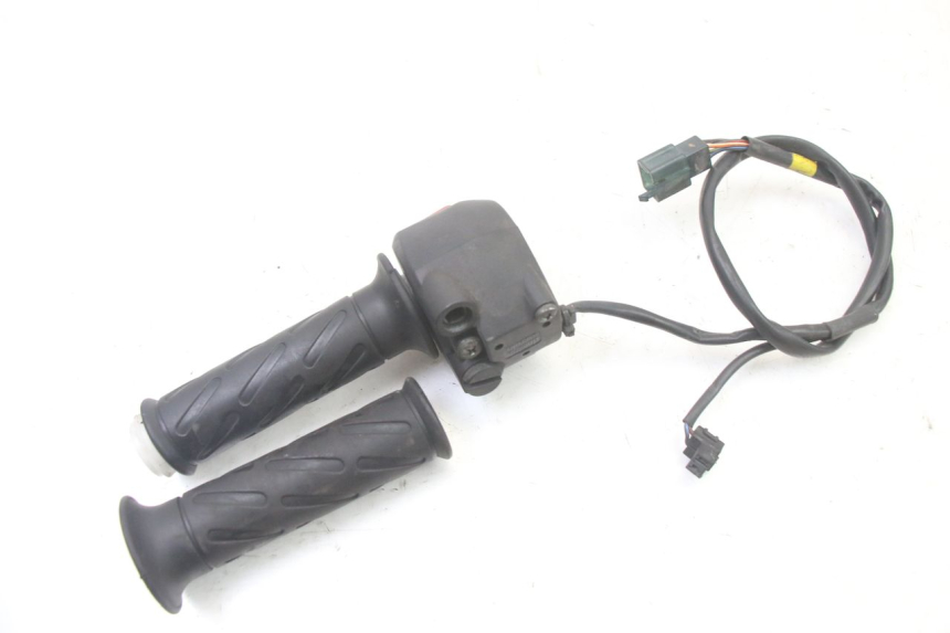 photo de RIGHT SWITCH SUZUKI UH BURGMAN 125 (2002 - 2006)