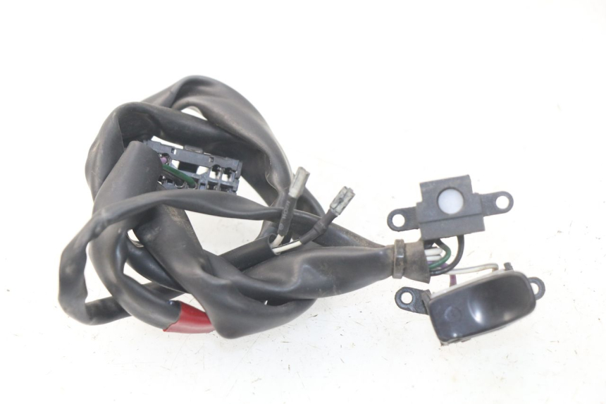 photo de RIGHT HANDLEBAR SWITCH PIAGGIO VESPA SPRINT 2T 50 (2014 - 2018)