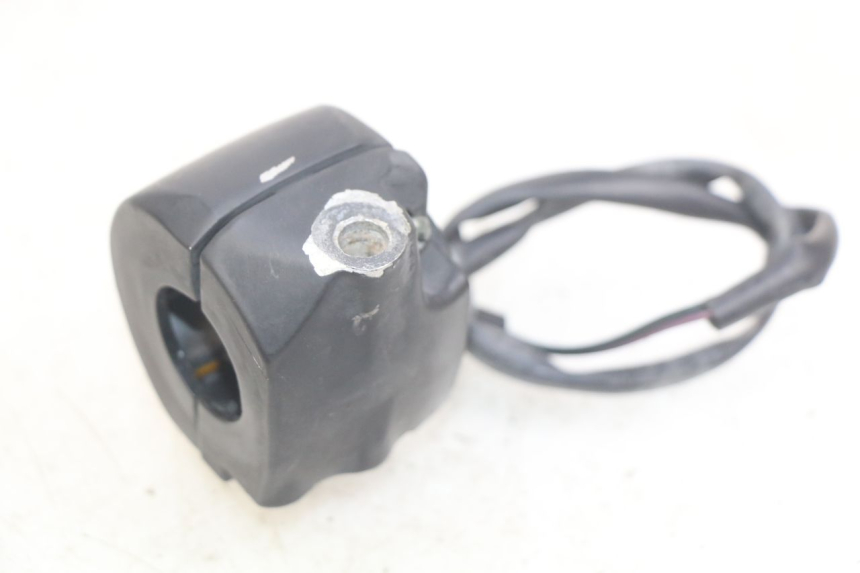 photo de RIGHT HANDLEBAR SWITCH PEUGEOT VIVACITY NEW 2T 50 (2008 - 2017)