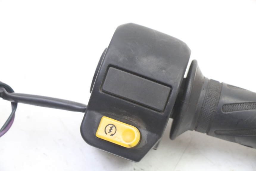 photo de RIGHT HANDLEBAR SWITCH PEUGEOT VIVACITY NEW 2T 50 (2008 - 2017)