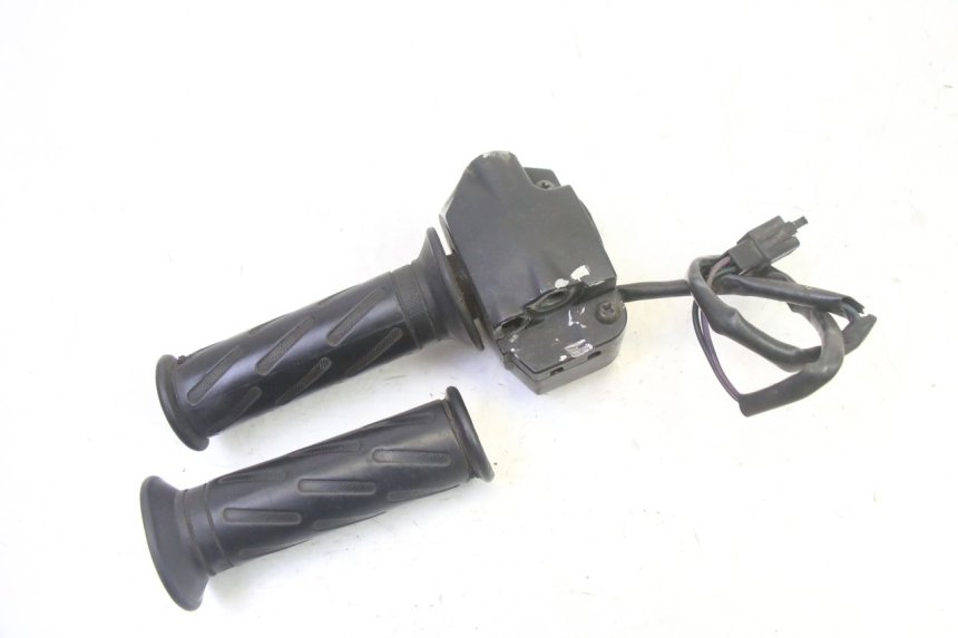 photo de RIGHT HANDLEBAR SWITCH PEUGEOT VIVACITY NEW 2T 50 (2008 - 2017)