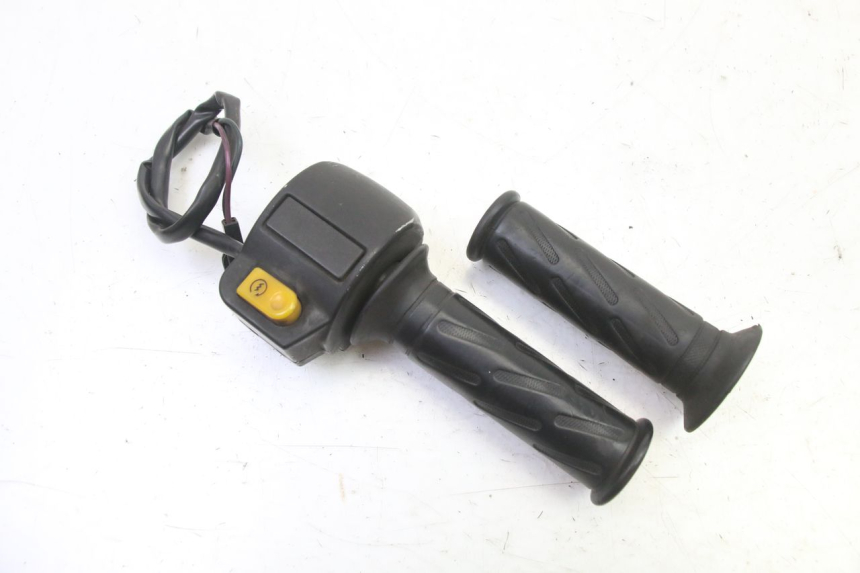 photo de RIGHT HANDLEBAR SWITCH PEUGEOT VIVACITY NEW 4T 50 (2008 - 2017)