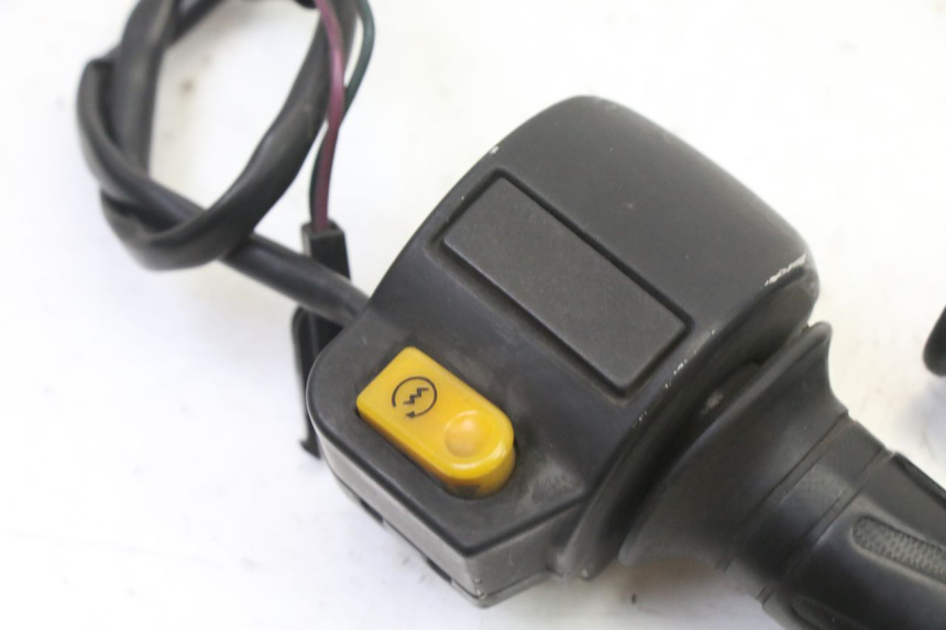 photo de RIGHT HANDLEBAR SWITCH PEUGEOT VIVACITY NEW 4T 50 (2008 - 2017)