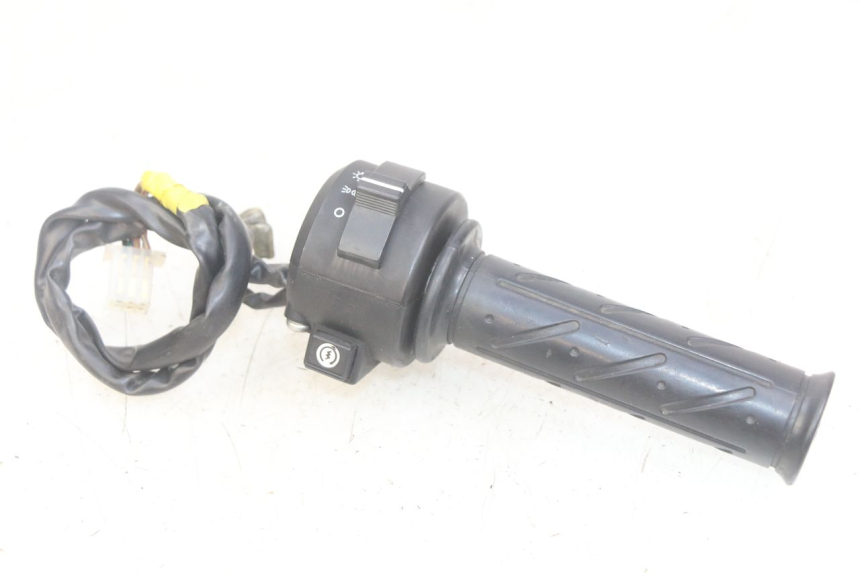photo de RIGHT HANDLEBAR SWITCH DAELIM VJ ROADWIN FI 125 (2008 - 2017)