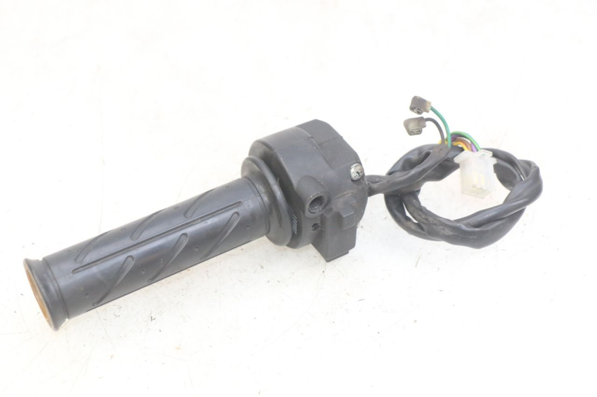 photo de RIGHT HANDLEBAR SWITCH DAELIM VJ ROADWIN FI 125 (2008 - 2017)