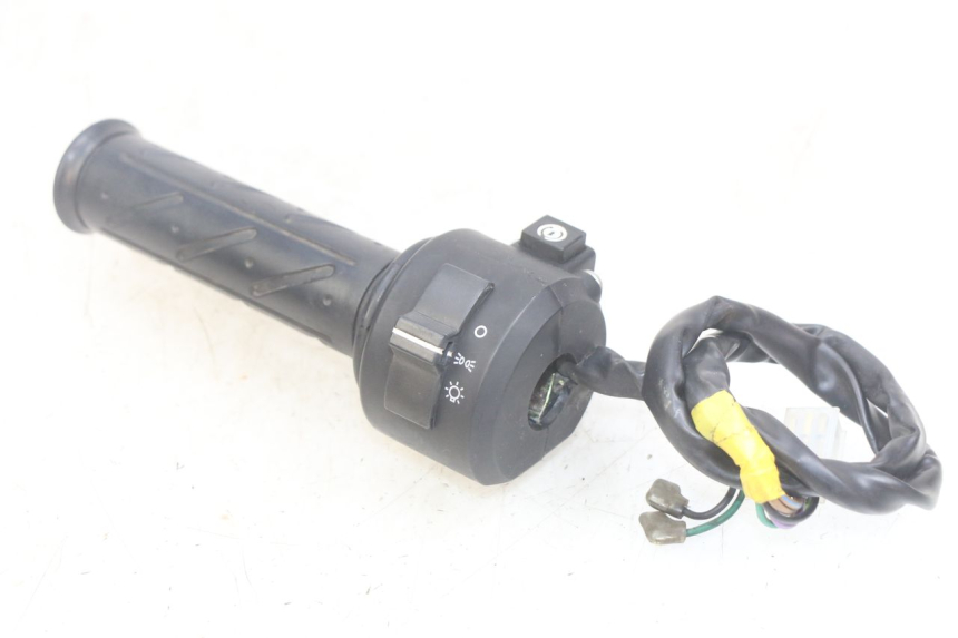 photo de RIGHT HANDLEBAR SWITCH DAELIM VJ ROADWIN FI 125 (2008 - 2017)