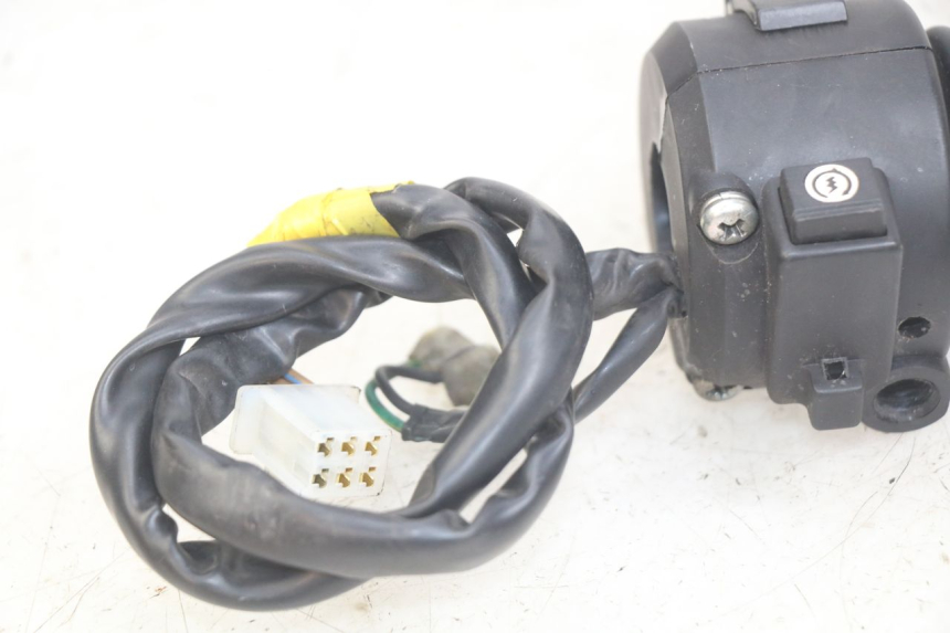 photo de RIGHT HANDLEBAR SWITCH DAELIM VJ ROADWIN FI 125 (2008 - 2017)