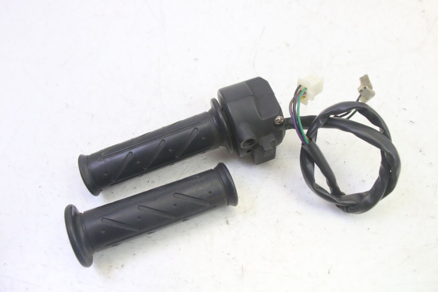 photo de RIGHT HANDLEBAR SWITCH DAELIM VJ ROADWIN FI 125 (2008 - 2017) - Product overview