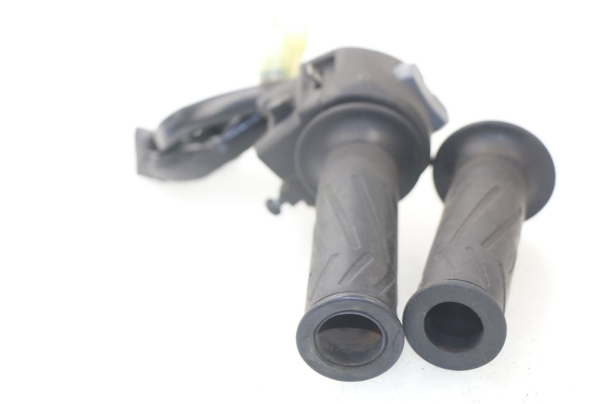 photo de RIGHT SWITCH YAMAHA XMAX X-MAX ABS 125 (2014 - 2016) - Product overview