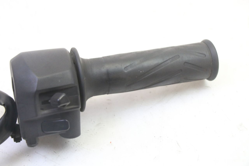 photo de RIGHT HANDLEBAR SWITCH YAMAHA X-MAX XMAX 125 (2010 - 2014)