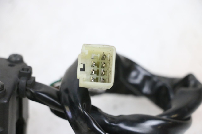 photo de RIGHT HANDLEBAR SWITCH YAMAHA X-MAX XMAX 125 (2010 - 2014) - Alternative perspective