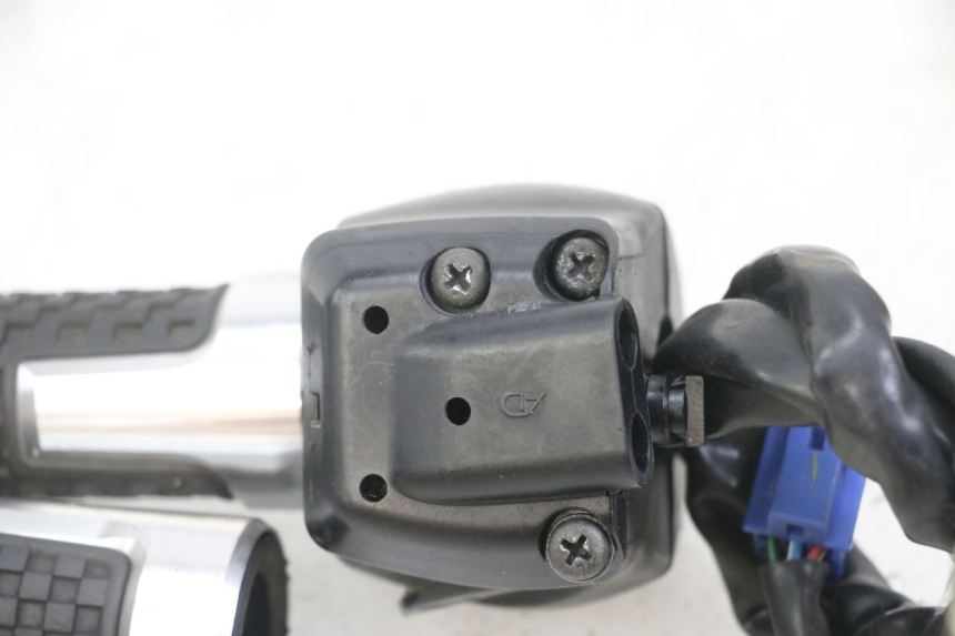 photo de RIGHT SWITCH YAMAHA XJ6 ABS 600 (2008 - 2016)