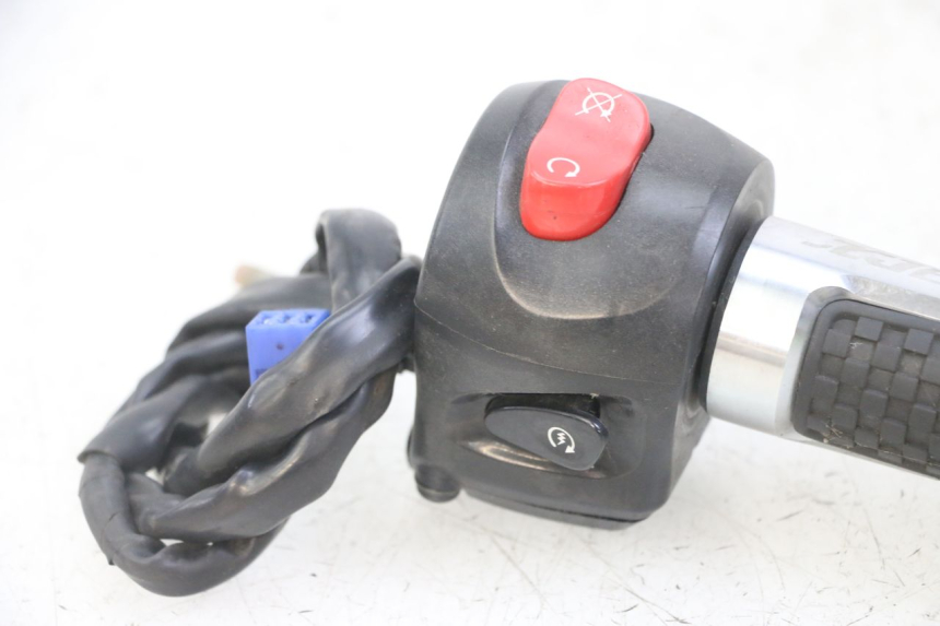 photo de RIGHT SWITCH YAMAHA XJ6 ABS 600 (2008 - 2016)