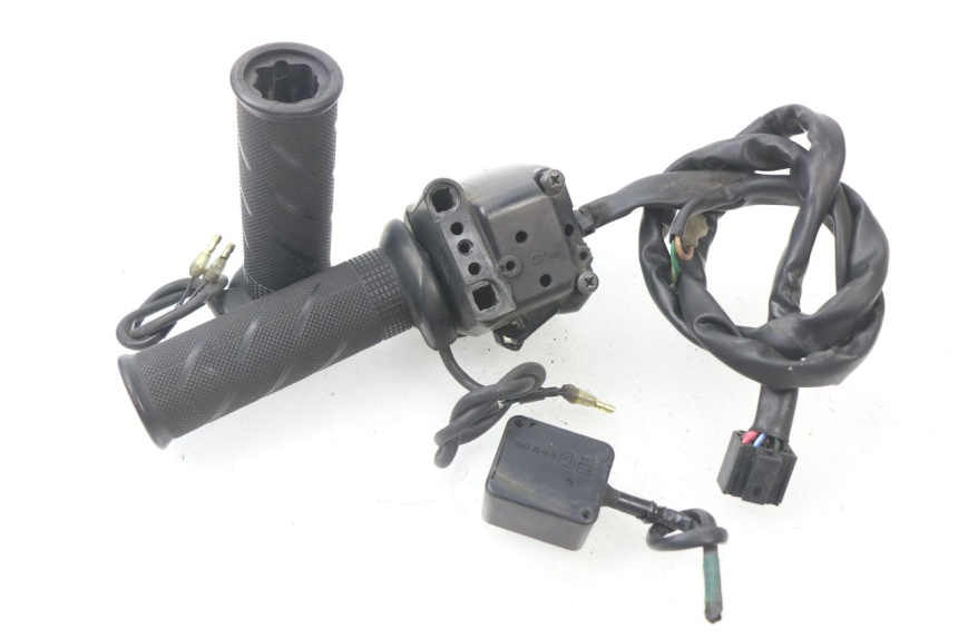 photo de RIGHT SWITCH YAMAHA XP T-MAX TMAX ABS 530 (2012 - 2015)