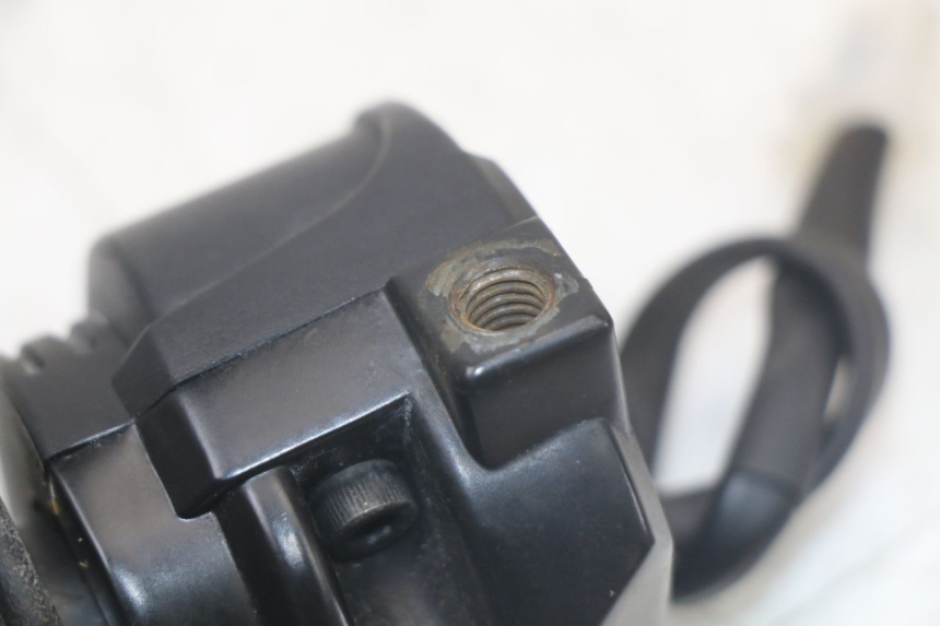 photo de RIGHT HANDLEBAR SWITCH YAMAHA AEROX 2T 50 (2013 - 2017)