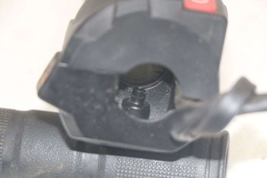 photo de RIGHT HANDLEBAR SWITCH YAMAHA AEROX 2T 50 (2013 - 2017)