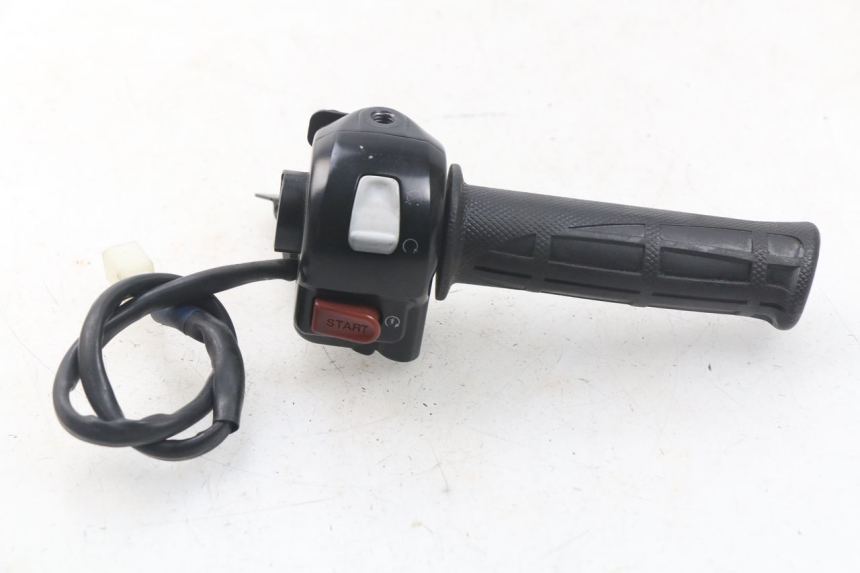 photo de RIGHT HANDLEBAR SWITCH YAMAHA BW'S BWS 125 (2010 - 2013)