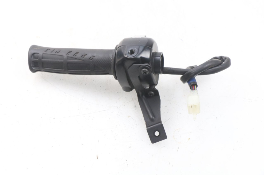 photo de RIGHT HANDLEBAR SWITCH YAMAHA BW'S BWS 125 (2010 - 2013)