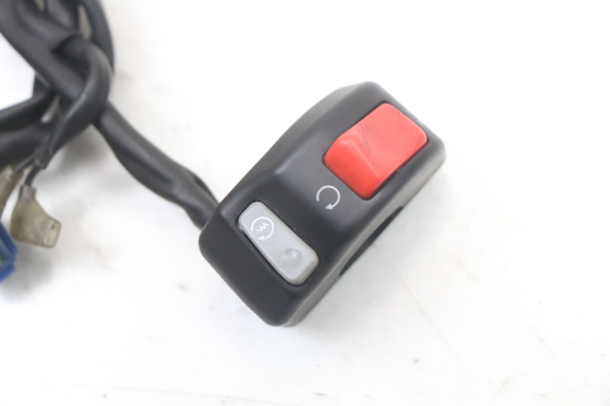 photo de RIGHT SWITCH YAMAHA FZ1 FAZER 1000 (2007 - 2009)