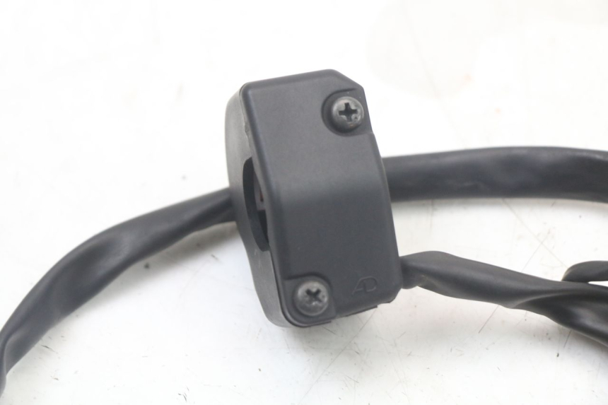 photo de RIGHT SWITCH YAMAHA FZ1 FAZER 1000 (2007 - 2009)