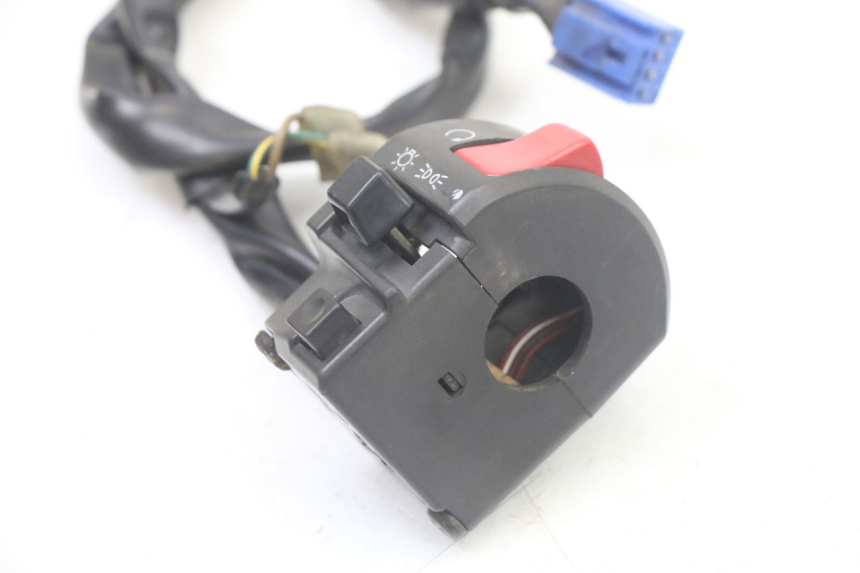 photo de RIGHT HANDLEBAR SWITCH YAMAHA FZS FAZER 600 (2001 - 2003)