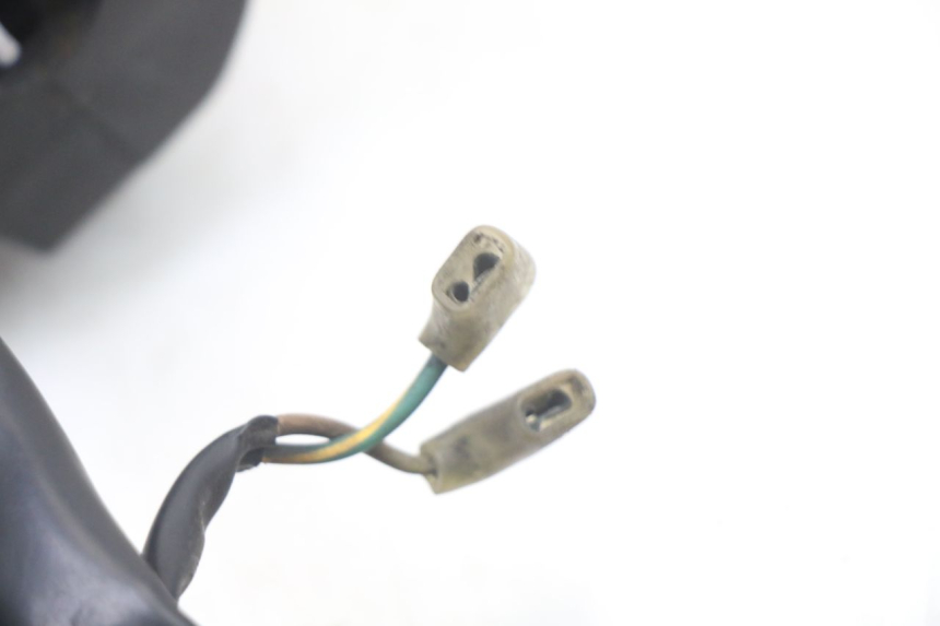 photo de RIGHT HANDLEBAR SWITCH YAMAHA FZS FAZER 600 (2001 - 2003)
