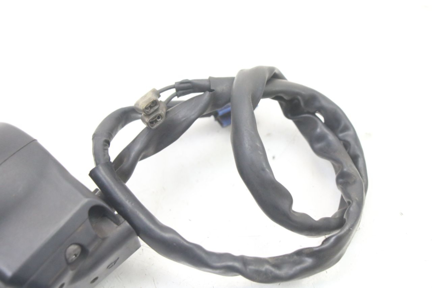 photo de RIGHT SWITCH YAMAHA XJ6 600 (2008 - 2016)