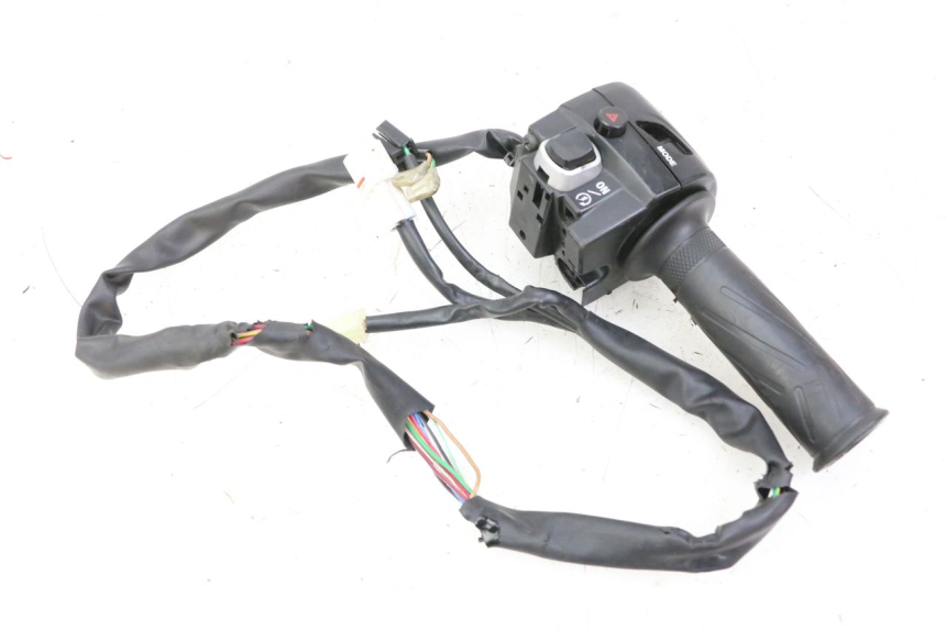 photo de RIGHT SWITCH YAMAHA YP T-MAX TMAX 530 (2017 - 2020)