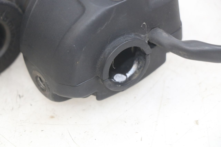 photo de RIGHT HANDLEBAR SWITCH YAMAHA YP MAJESTY 125 (1998 - 2001)