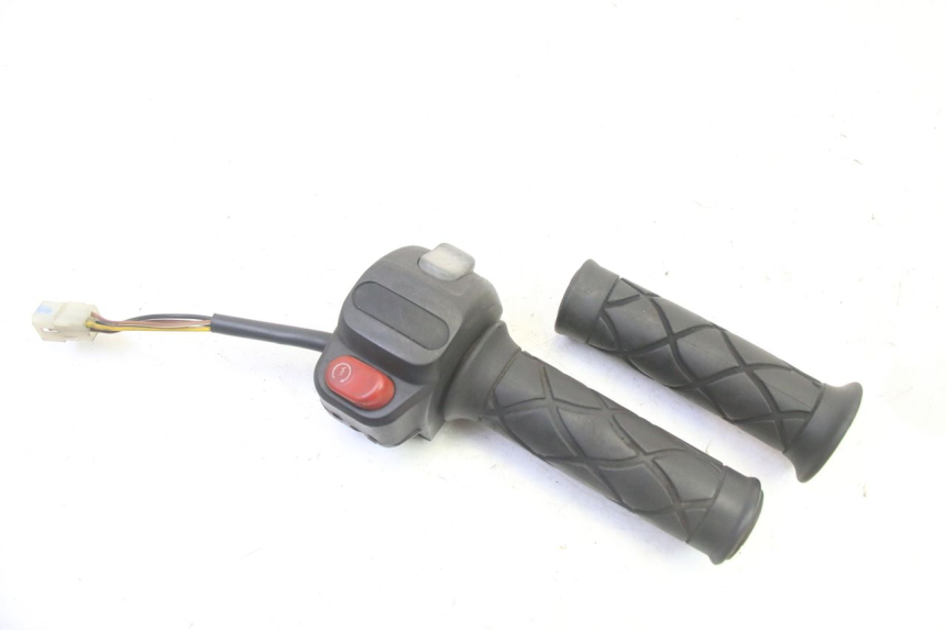 photo de RIGHT HANDLEBAR SWITCH YAMAHA YP MAJESTY 125 (2007 - 2010)