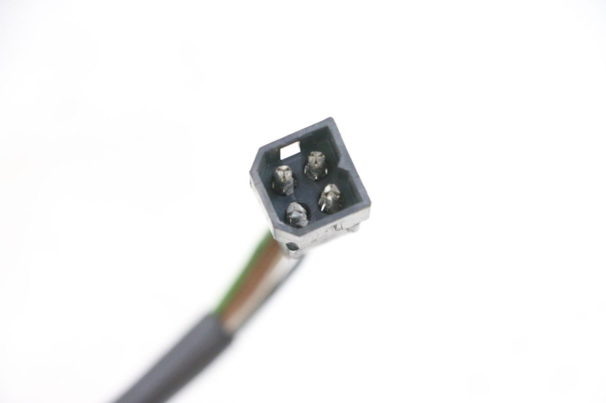 photo de RIGHT HANDLEBAR SWITCH YAMAHA YP MAJESTY 125 (2002 - 2006) - Zoom on usage condition