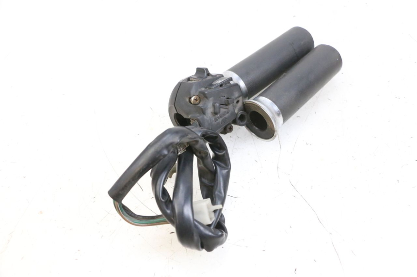 photo de RIGHT SWITCH KYMCO ZING 125 (1997 - 2003) - Technical close-up