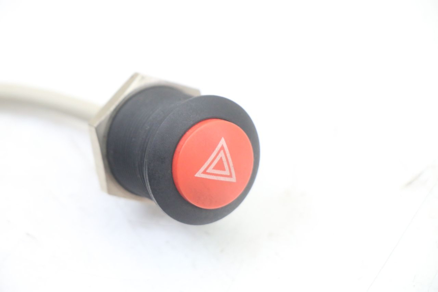 photo de HAZARD SWITCH LIGIER PULSE 3 1 (2014 - 2020)