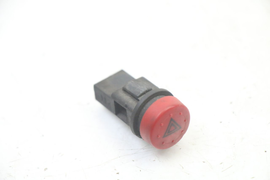 photo de HAZARD SWITCH PIAGGIO MP3 500 (2011 - 2015)