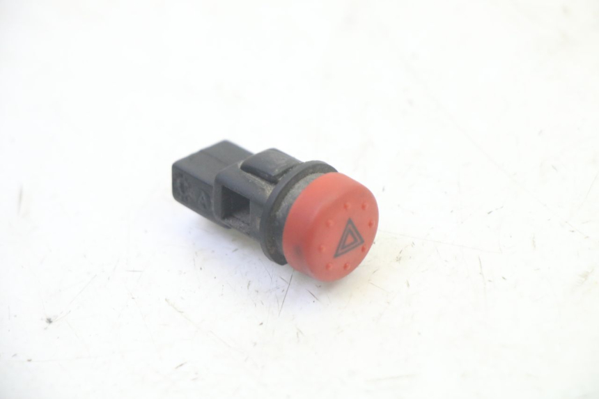 photo de HAZARD SWITCH PIAGGIO MP3 125 (2006 - 2014)