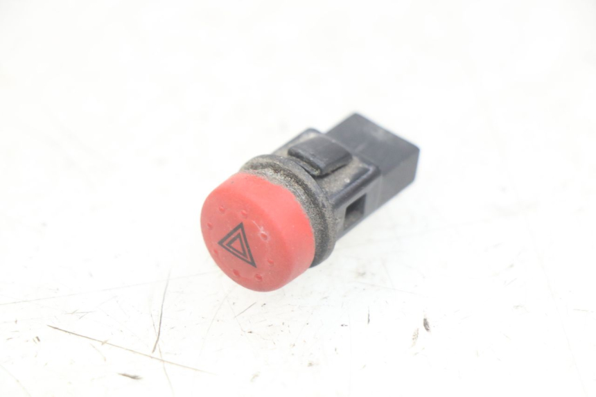 photo de HAZARD LIGHT SWITCH PIAGGIO X9 125 (2000 - 2003)