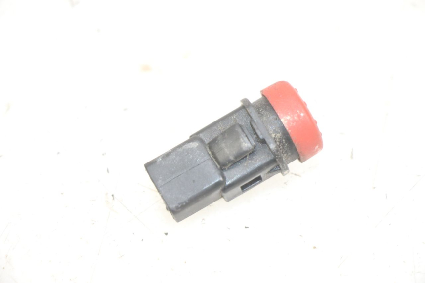 photo de HAZARD LIGHT SWITCH PIAGGIO X9 125 (2000 - 2003)